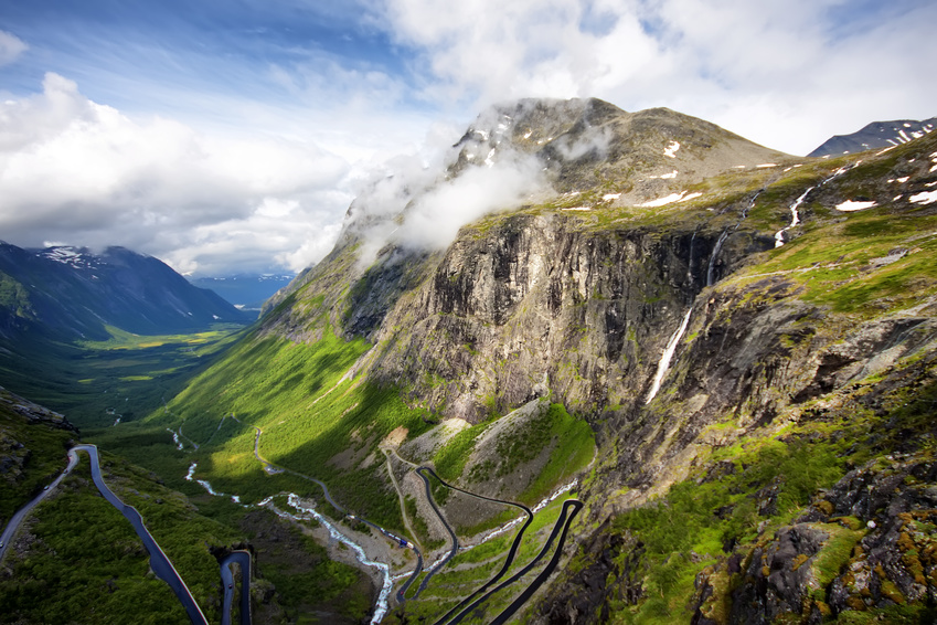 PETIT TOUR ENTRE FJORDS & TROLLS